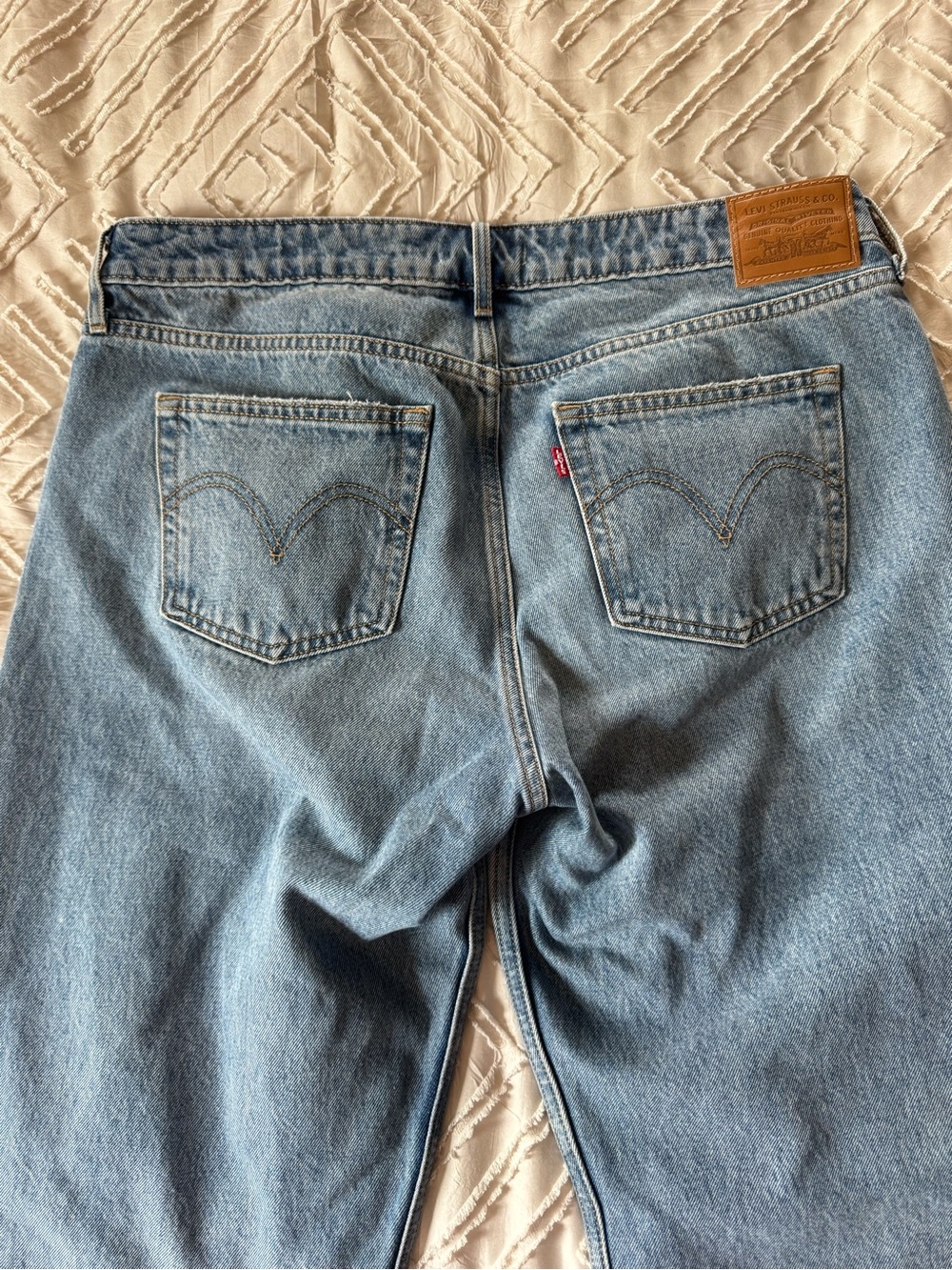 Levi’s Premium Low Loose Jean - Picture 6 of 7